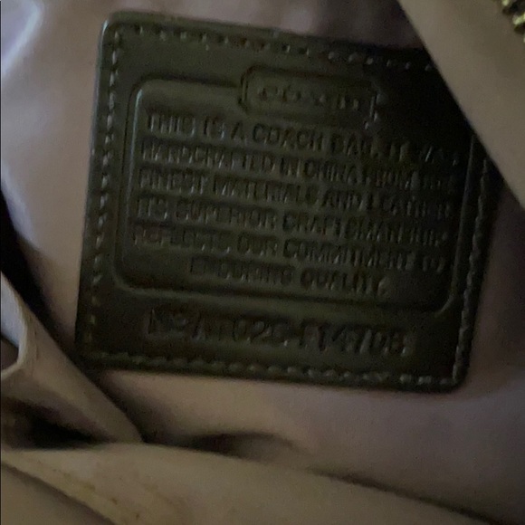 Coach Signature “Zoe” hobo shoulder bag - Picture 6 of 7